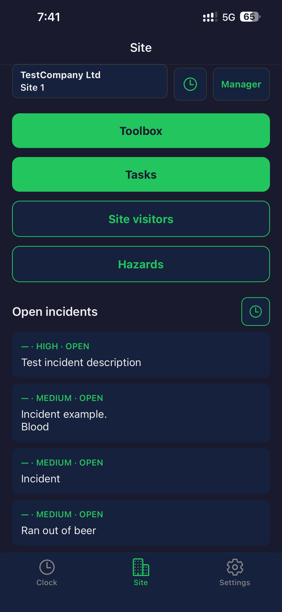 SiteOffice mobile manager dashboard showing live site roster and compliance status